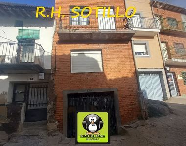 Foto 2 de Casa en calle Candelas en Casillas