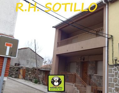 Foto 2 de Casa adossada a calle Pacheco a Sotillo de la Adrada