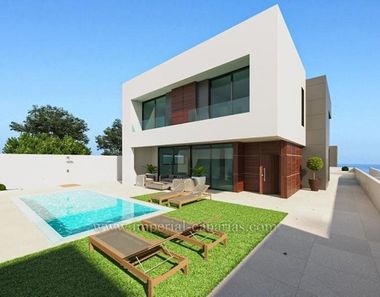 Foto contactar de Chalet en venta en Longuera-Toscal de 3 habitaciones con terraza y piscina