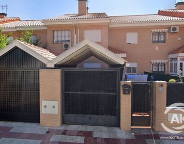 Foto contactar de Chalet en venta en Illescas de 3 habitaciones con garaje