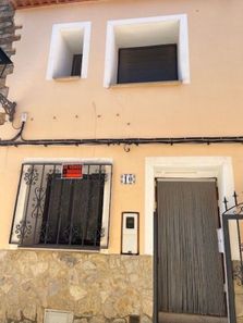 Foto 2 de Casa adosada en calle De la Nevera en Sarratella