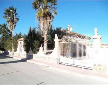 Foto contactar de Venta de chalet en Benferri de 3 habitaciones con terraza y piscina