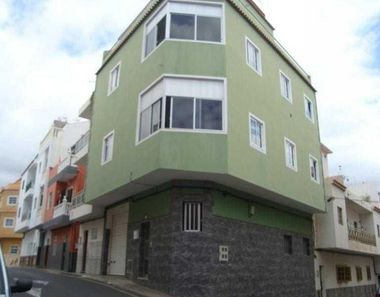 Foto contactar de Venta de piso en calle Garajonay de 2 habitaciones y 64 m²