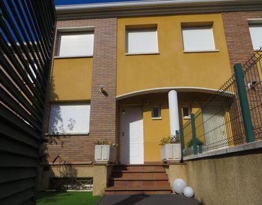 Foto 2 de Casa a calle Josep Irla a Pla de Sant Pere-Les Salines, Cubelles