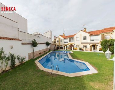Foto contactar de Casa en venta en Villafranca de Córdoba de 3 habitaciones con piscina y balcón