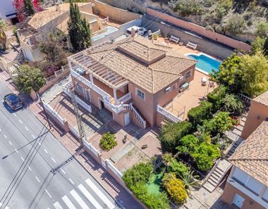 Foto 2 de Chalet en venta en calle D'oriola de 4 habitaciones con terraza y piscina
