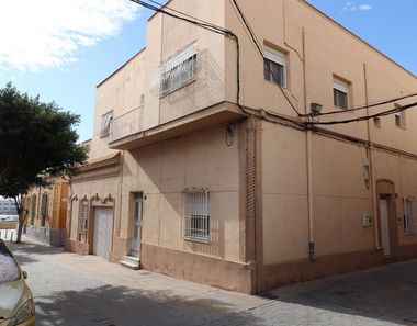 Foto 1 de Casa en La Chanca - Pescadería, Almería
