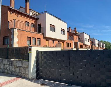 Foto 2 de Casa en calle Del Pesquerón en Puente Duero, Valladolid