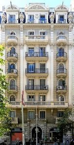 Foto contactar de Edifici en venda a El Poble Sec - Parc de Montjuïc de 1400 m²