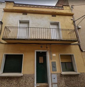 Foto contactar de Casa adossada en venda a Centre - Figueres de 3 habitacions amb terrassa i balcó