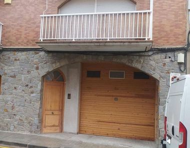 Foto contactar de Casa en venta en Sant Vicenç de Castellet de 4 habitaciones con terraza y balcón