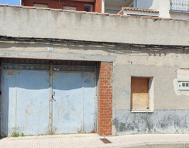 Foto contactar de Casa adosada en venta en Fuensalida de 2 habitaciones con garaje