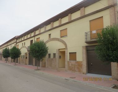 Foto contactar de Casa en venda a Nuez de Ebro de 3 habitacions amb garatge