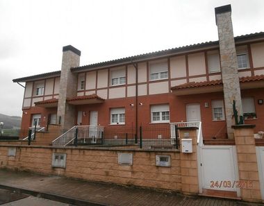 Foto contactar de Casa en venda a Valle de Mena de 3 habitacions amb terrassa i garatge