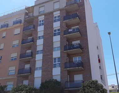 Foto contactar de Pis en venda a San Roque - Ronda norte de 2 habitacions amb aire acondicionat i ascensor