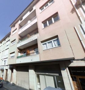 Foto contactar de Piso en venta en Manlleu de 3 habitaciones con balcón