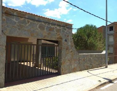 Foto contactar de Casa en venta en Sant Llorenç Savall de 4 habitaciones con terraza