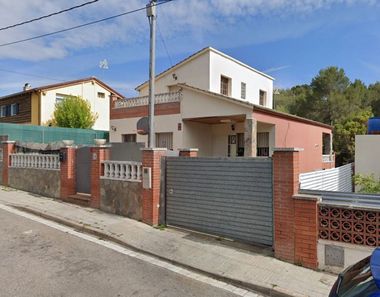 Foto contactar de Casa en venda a Castellnou - Can Mir - Sant Muç de 5 habitacions amb garatge