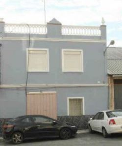 Foto contactar de Pis en venda a Zona Polígono de 3 habitacions amb terrassa i garatge