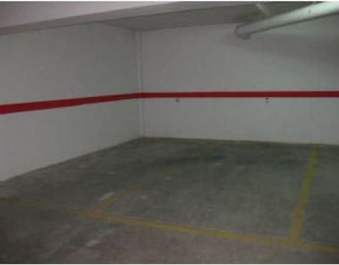 Foto contactar de Garatge en venda a La Creu Coberta de 158 m²