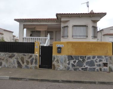 Foto contactar de Casa en venta en Santa Olalla de 3 habitaciones con piscina