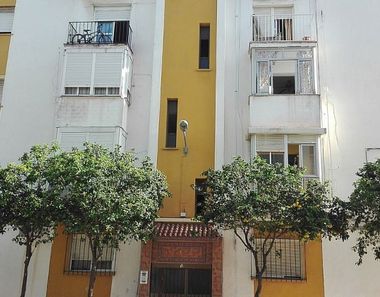 Foto contactar de Venta de piso en La Línea de la Concepción ciudad de 3 habitaciones con calefacción