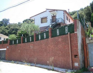 Foto contactar de Casa en venta en Montessol-Can Carreras de 3 habitaciones con piscina