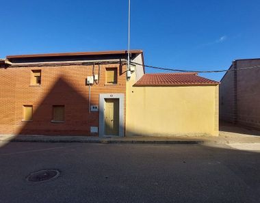 Foto 1 de Casa adossada a calle La Cantera a Santa Cristina de Valmadrigal