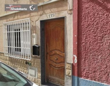 Foto contactar de Casa en venda a Piedras Redondas – Torrecárdenas de 4 habitacions amb terrassa