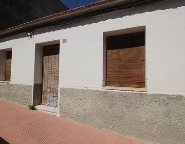 Foto 2 de Casa adosada en calle Elche en Zona Pueblo, Guardamar del Segura