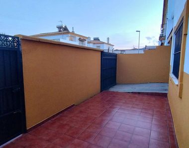 Foto 2 de Casa adosada en La Granja-La Colina-Los Pastores, Algeciras