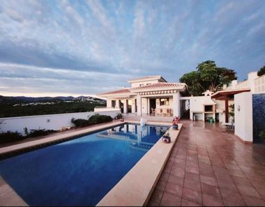Foto contactar de Venta de chalet en Zona Levante - Playa Fossa de 5 habitaciones con terraza y piscina