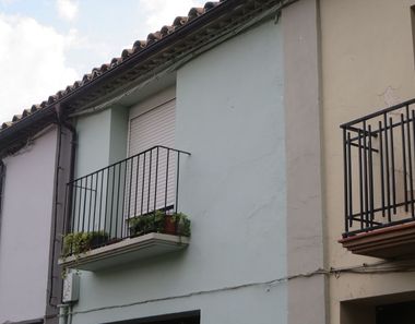 Foto contactar de Casa adosada en venta en calle Escuelas de 4 habitaciones con terraza y garaje