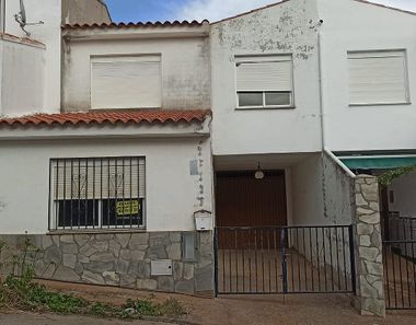 Foto 2 de Casa en calle Sor Lucía Alía en Navalucillos (Los)