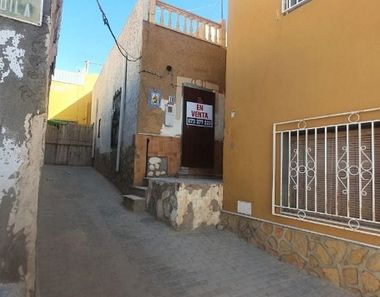 Foto 1 de Casa en calle Águila en Adra
