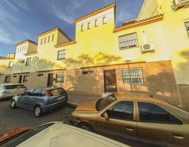 Foto contactar de Casa en venda a Nueva Alcalá de 3 habitacions amb garatge