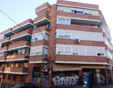 Foto contactar de Pis en venda a Valdeacederas de 3 habitacions amb terrassa