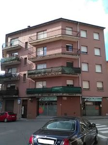 Foto contactar de Piso en venta en Manlleu de 4 habitaciones con terraza y balcón