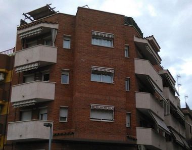 Foto contactar de Piso en venta en Gavarra de 2 habitaciones con terraza y ascensor
