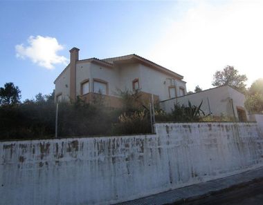 Foto contactar de Casa en venta en Castellet i la Gornal de 3 habitaciones con terraza y garaje