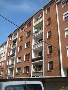 Foto contactar de Venta de piso en Amorebieta-Etxano de 4 habitaciones con balcón y ascensor