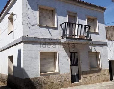 Foto contactar de Casa en venta en Torremocha de 5 habitaciones con balcón