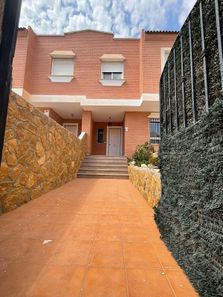 Foto 2 de Casa adossada a calle Diderot a Huércal de Almería
