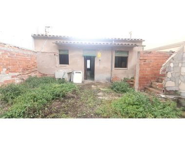 Foto contactar de Casa en venta en Sant Vicenç de Castellet de 3 habitaciones con terraza y jardín