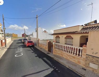 Foto 1 de Casa adosada en calle Narajon en Santuario - La Laguna, Chipiona
