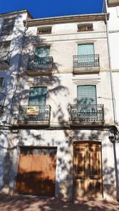 Foto contactar de Casa adossada en venda a paseo Constitucion de 8 habitacions amb terrassa i balcó