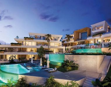 Foto contactar de Venta de piso en Cabo Pino - Reserva de Marbella de 3 habitaciones con terraza y piscina