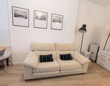 Foto contactar de Piso en alquiler en Numancia - San Fernando de 1 habitación con terraza y muebles