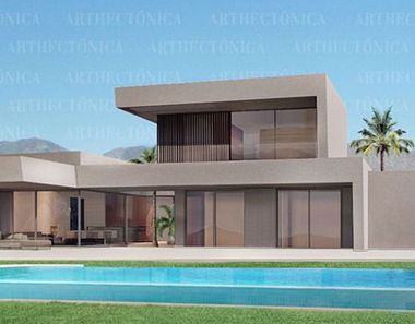 Foto contactar de Casa nueva en venta en calle Los Tulipanes de 4 habitaciones con piscina y jardín