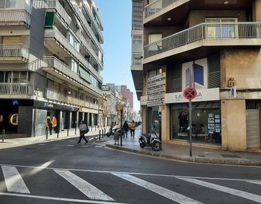 Foto 1 de Edificio en calle Miquel Romeu, Sant Josep, Hospitalet de Llobregat, L´